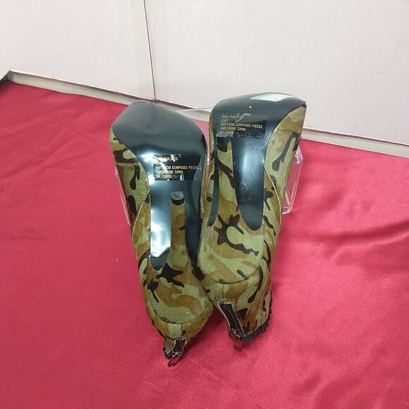 Betsey Johnson Flounce Women's SZ 10 Camo Calf Hair Upper Stiletto Booties - Picture 6 of 10